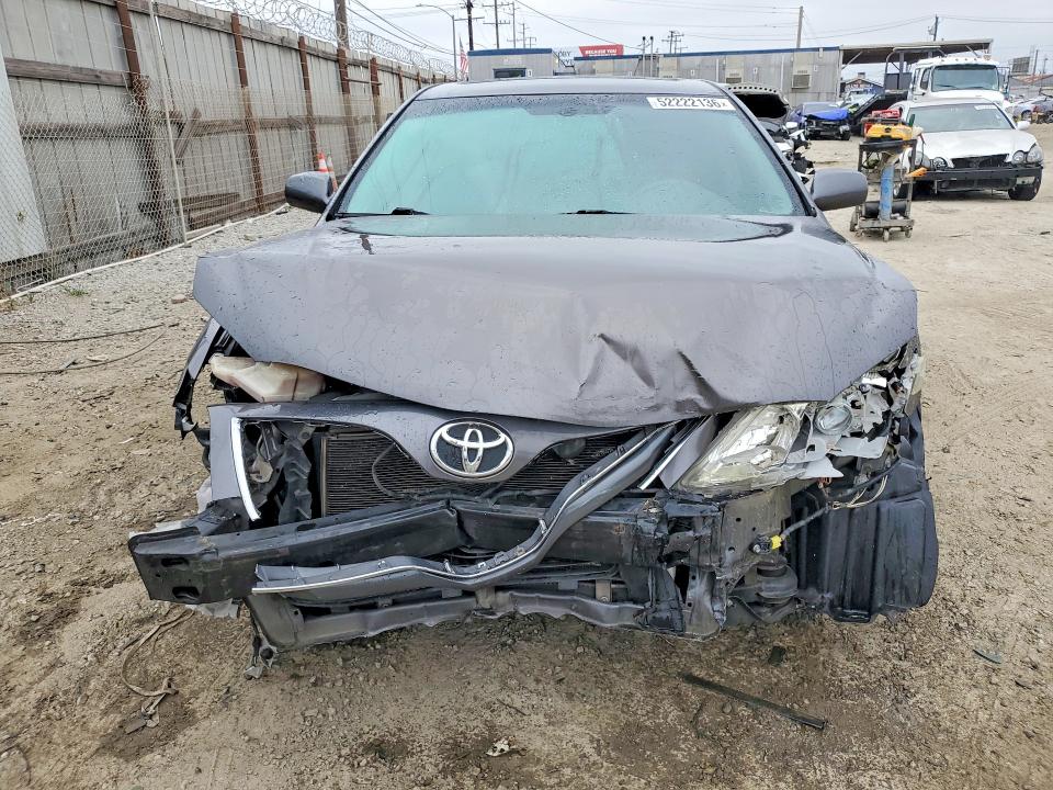 52222136 :رقم المزاد ، 4T4BF3EKXBR164114 vin ، 2011 Toyota Camery مزاد بيع
