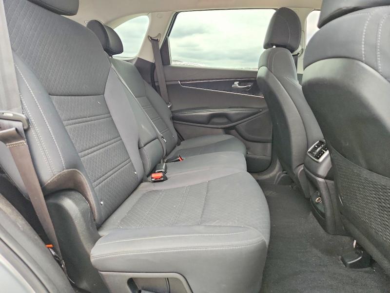 51674236 :رقم المزاد ، 5XYPG4A30HG249107 vin ، 2017 Kia Sorento مزاد بيع