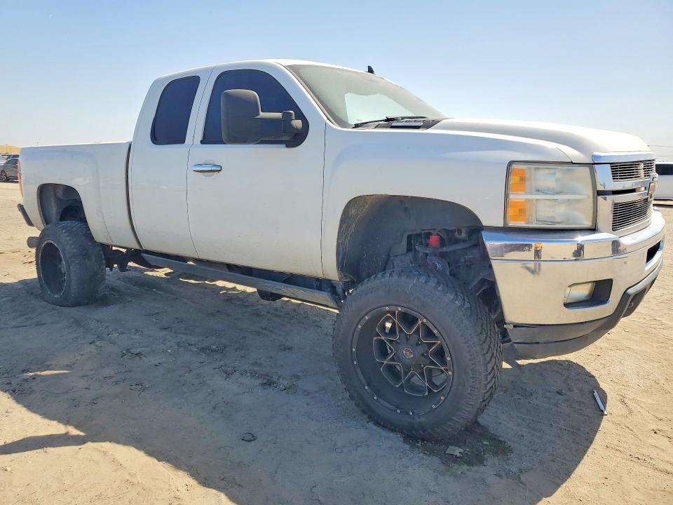 53991266 :رقم المزاد ، 1GC2KXC84BZ437558 vin ، 2011 Chevrolet Silverado مزاد بيع