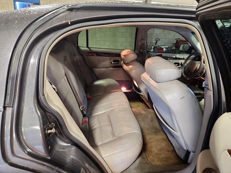 54513426 :رقم المزاد ، 1LNHM82W8YY857876 vin ، 2000 Lincoln Town Car مزاد بيع