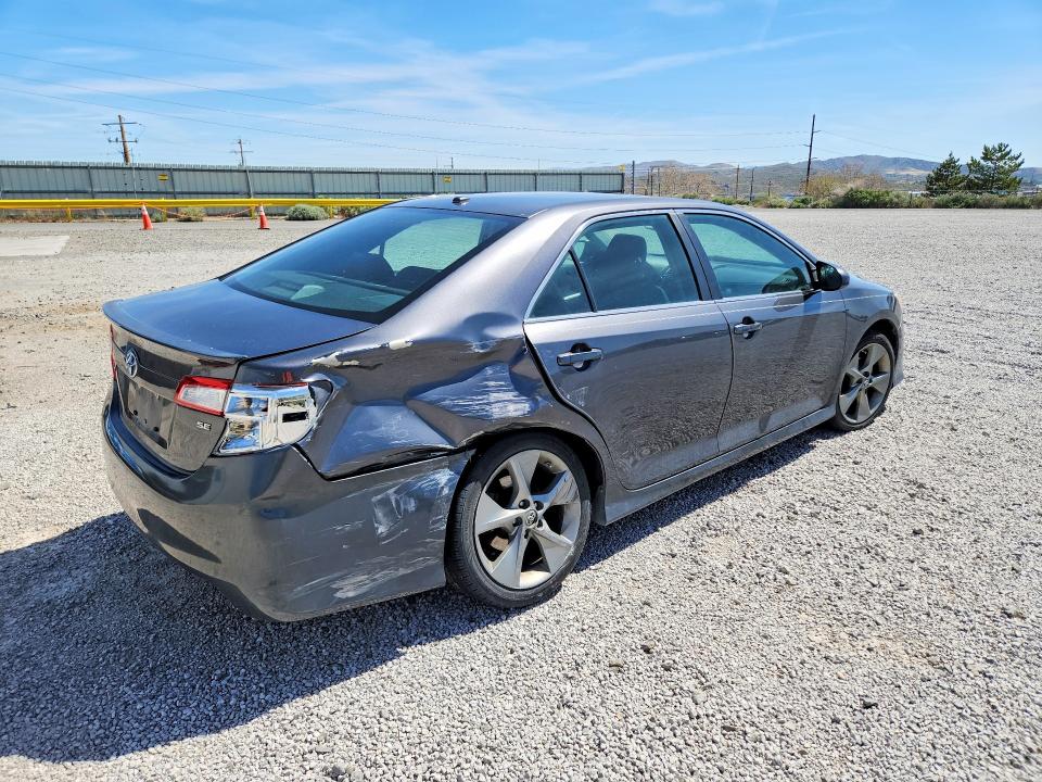 52706946 :رقم المزاد ، 4T1BK1FK2CU019644 vin ، 2012 Toyota Camry مزاد بيع