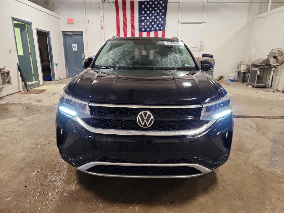 Продажа на аукционе авто 2022 Volkswagen Taos, vin: 3VVLX7B2XNM056811, номер лота: 53511576