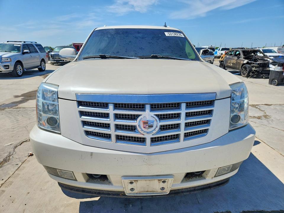 2010 Cadillac Escalade მანქანა იყიდება აუქციონზე, vin: 1GYUKJEF2AR173461, აუქციონის ნომერი: 53138236