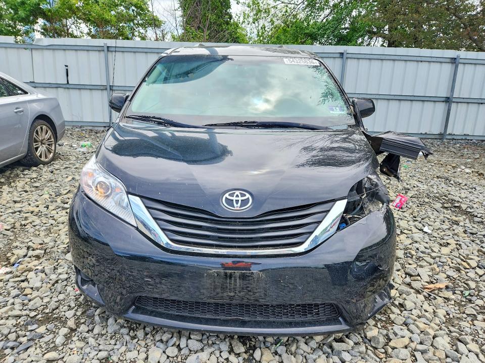 2014 Toyota Sienna მანქანა იყიდება აუქციონზე, vin: 5TDKK3DC4ES417117, აუქციონის ნომერი: 54325836