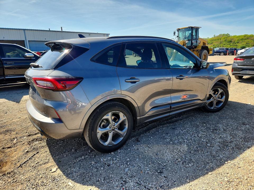 53595396 :رقم المزاد ، 1FMCU0MZ3PUB18617 vin ، 2023 Ford Escape مزاد بيع