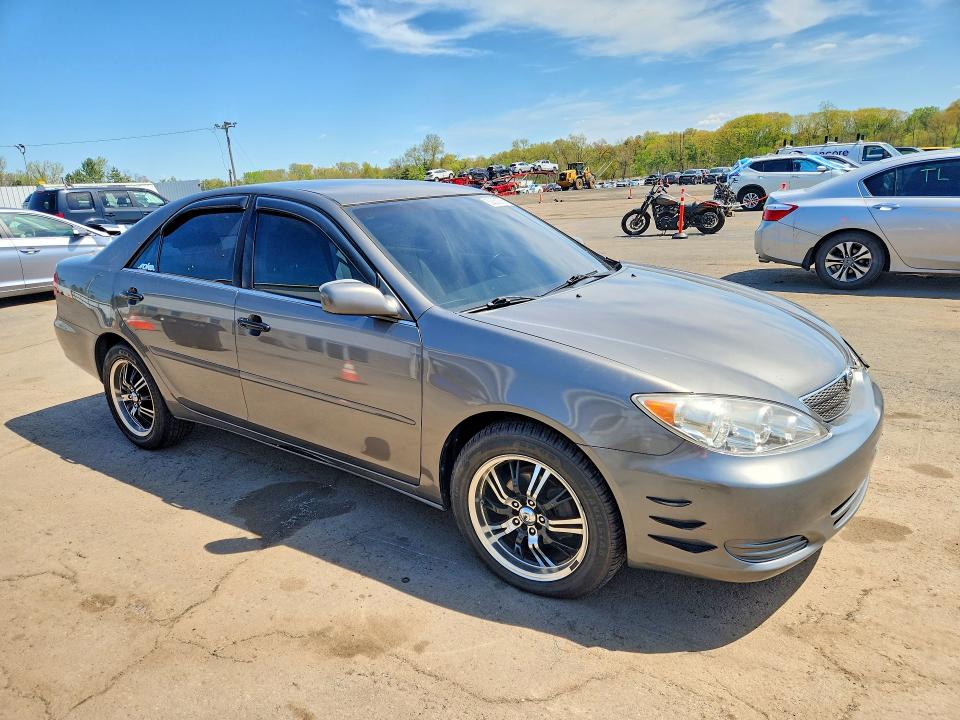 52381976 :رقم المزاد ، 4T1BF32K52U516160 vin ، 2002 Toyota Camry مزاد بيع