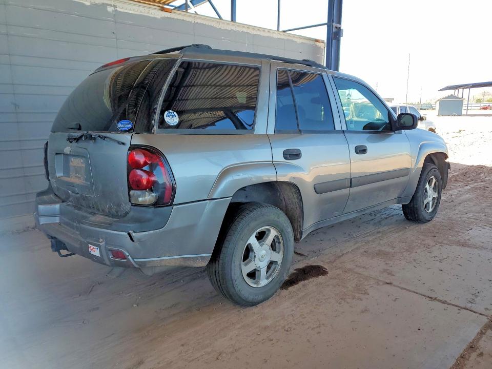 52297116 :رقم المزاد ، 1GNDT13S752205233 vin ، 2005 Chevrolet Trailblazer مزاد بيع