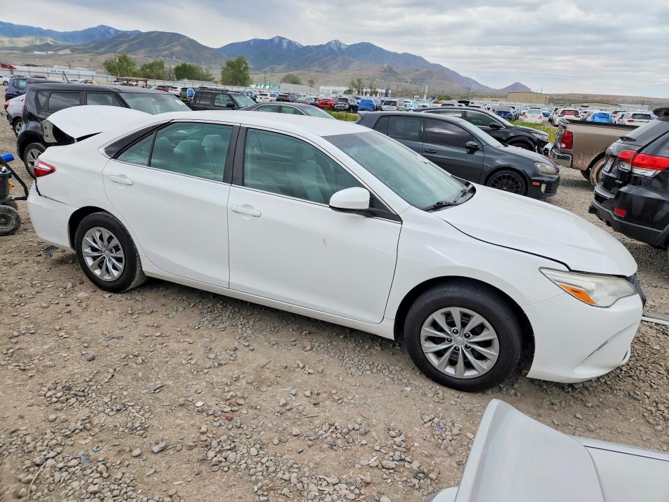 54497916 :رقم المزاد ، 4T1BF1FK0HU733980 vin ، 2017 Toyota Camry مزاد بيع