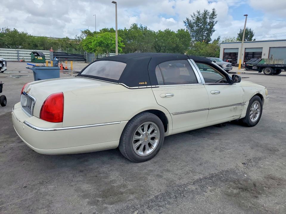 Продаж на аукціоні авто 2005 Lincoln Town Car, vin: 1LNHM82WX5Y627378, номер лоту: 54105106