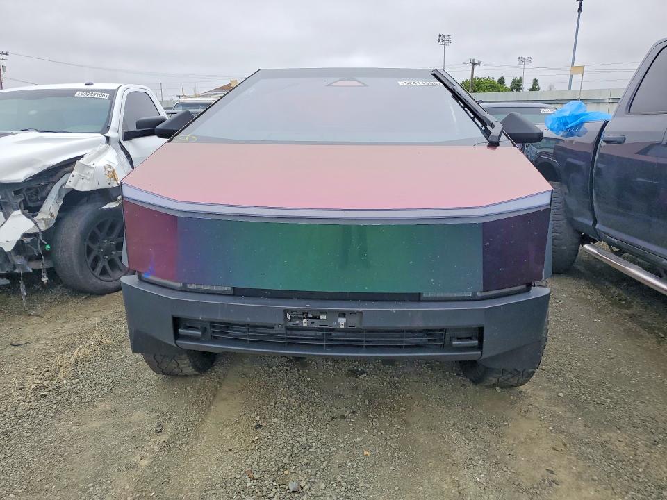 52414996 :رقم المزاد ، 7G2CEHED6RA001803 vin ، 2024 Tesla Cybertruck مزاد بيع