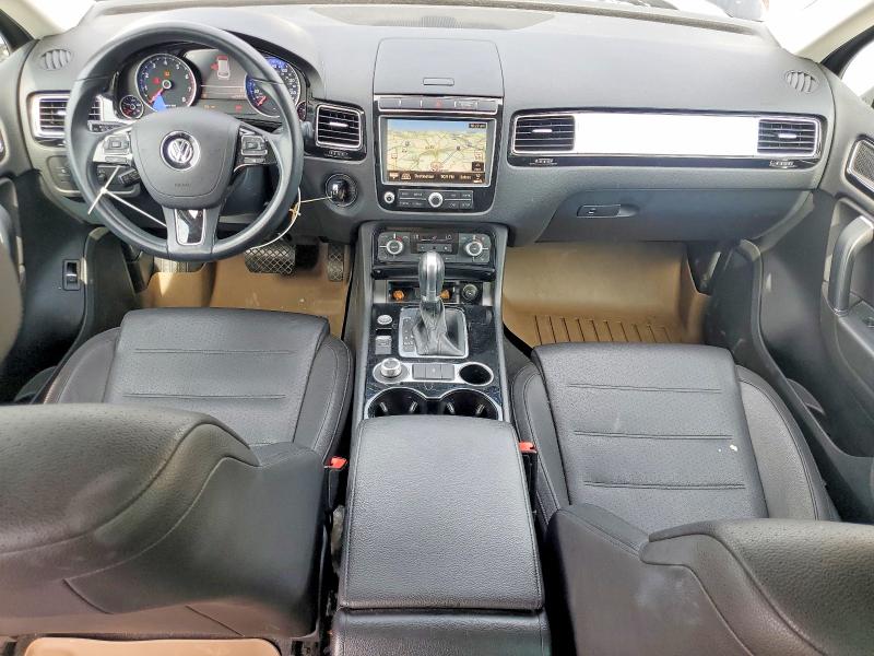51795246 :رقم المزاد ، WVGEF9BP2FD002722 vin ، 2015 Volkswagen Touareg مزاد بيع