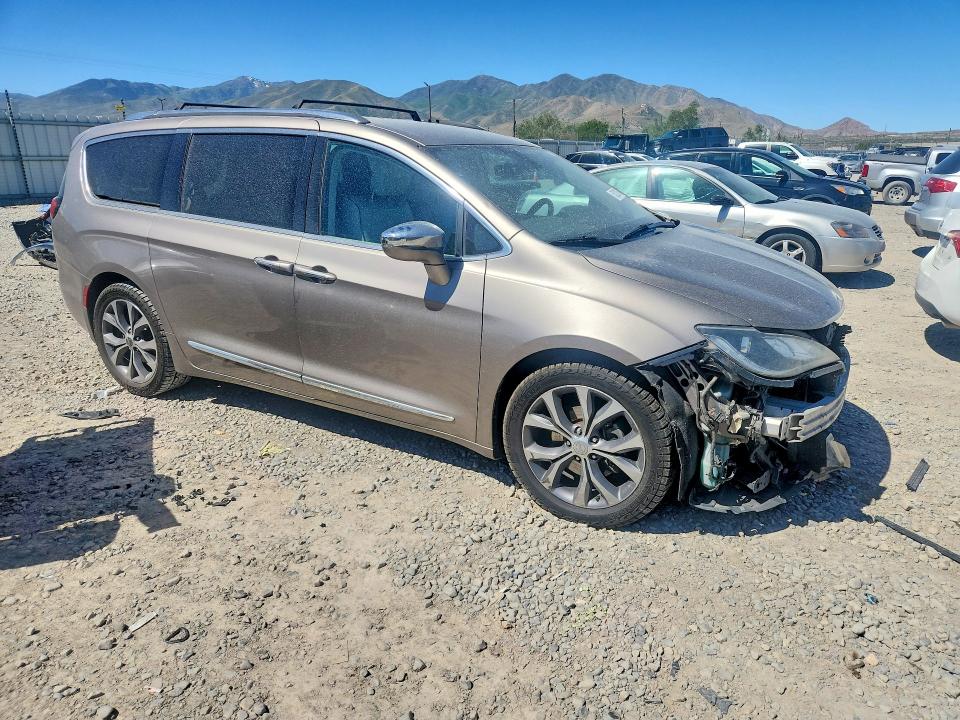 Продажа на аукционе авто 2017 Chrysler Pacifica, vin: 2C4RC1GG4HR616230, номер лота: 53232306