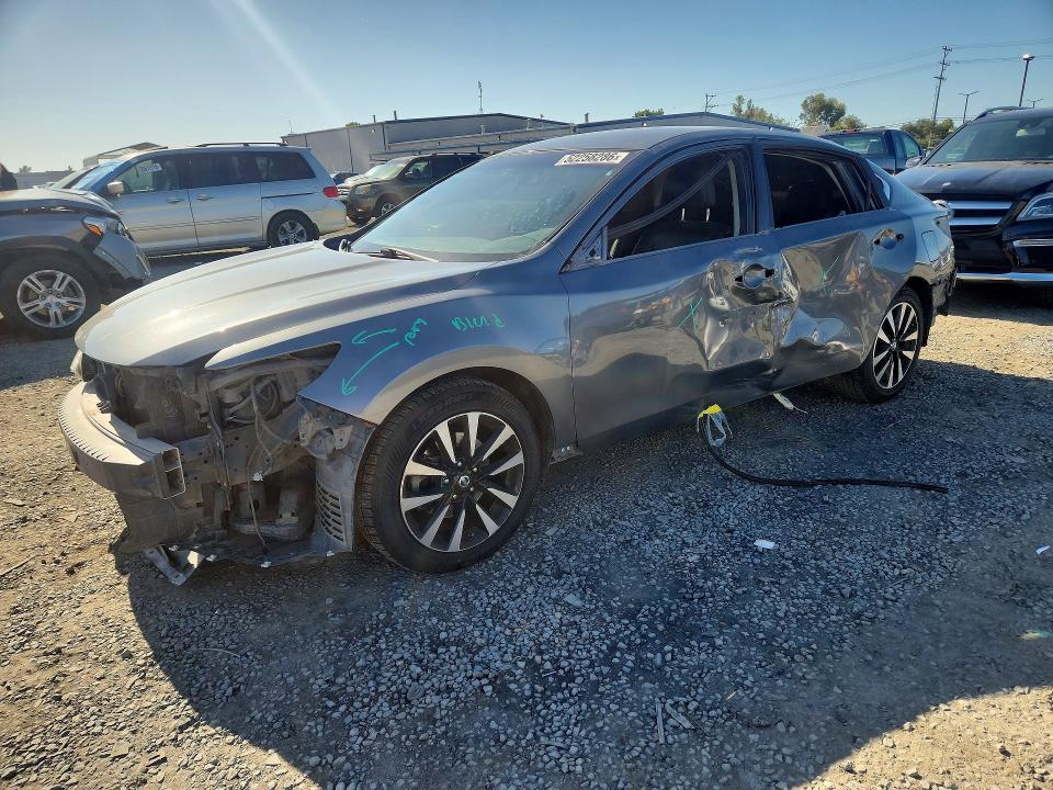 52258286 :رقم المزاد ، 1N4AL3AP1JC240012 vin ، 2018 Nissan Altima مزاد بيع