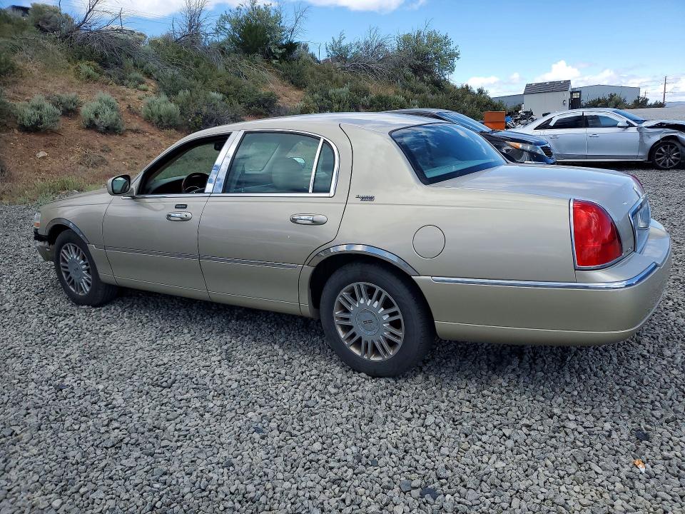 54540546 :رقم المزاد ، 1LNHM82W36Y635338 vin ، 2006 Lincoln Town Car مزاد بيع