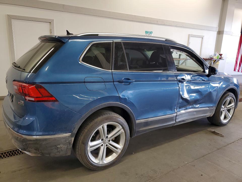 53934126 :رقم المزاد ، 3VV4B7AXXJM016125 vin ، 2018 Volkswagen Tiguan مزاد بيع