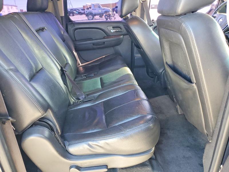 52741636 :رقم المزاد ، 1GNSCJE02DR218173 vin ، 2013 Chevrolet Suburban مزاد بيع