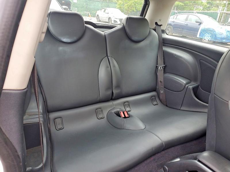 2006 Mini Cooper მანქანა იყიდება აუქციონზე, vin: WMWRC33546TJ78330, აუქციონის ნომერი: 53665346