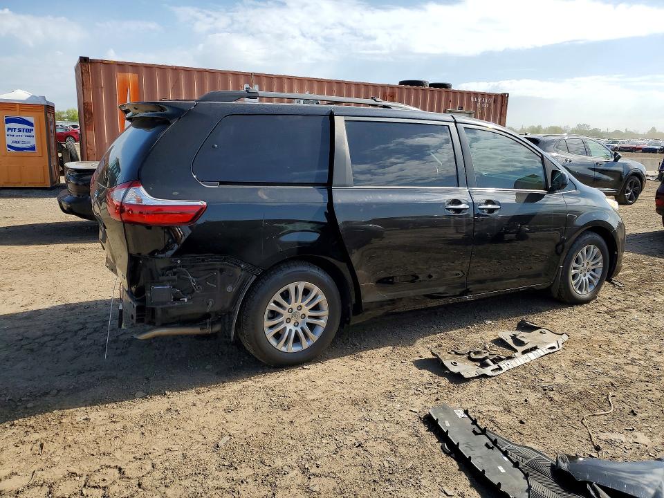 52813646 :رقم المزاد ، 5TDYZ3DC9HS849471 vin ، 2017 Toyota Sienna مزاد بيع