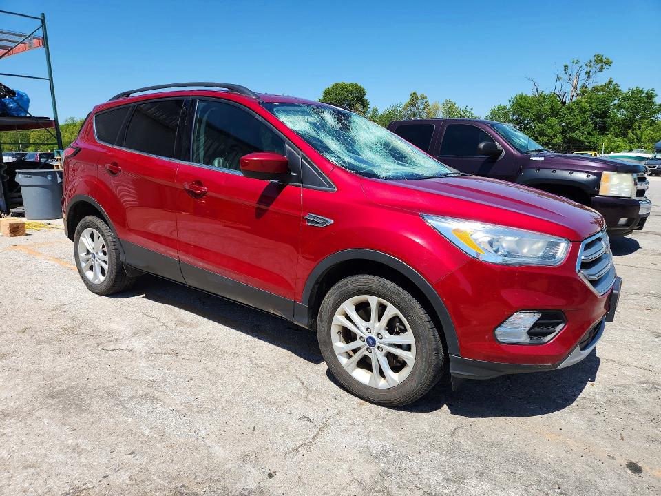 2017 Ford Escape მანქანა იყიდება აუქციონზე, vin: 1FMCU9G94HUD96413, აუქციონის ნომერი: 51845866
