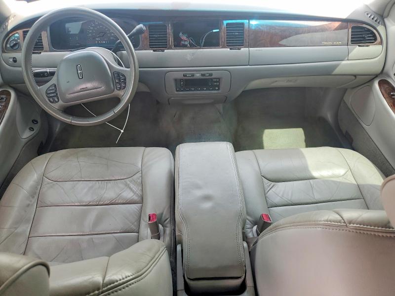 Auction sale of the 1999 Lincoln Town Car, vin: 1LNHM82W2XY677470, lot number: 52493666