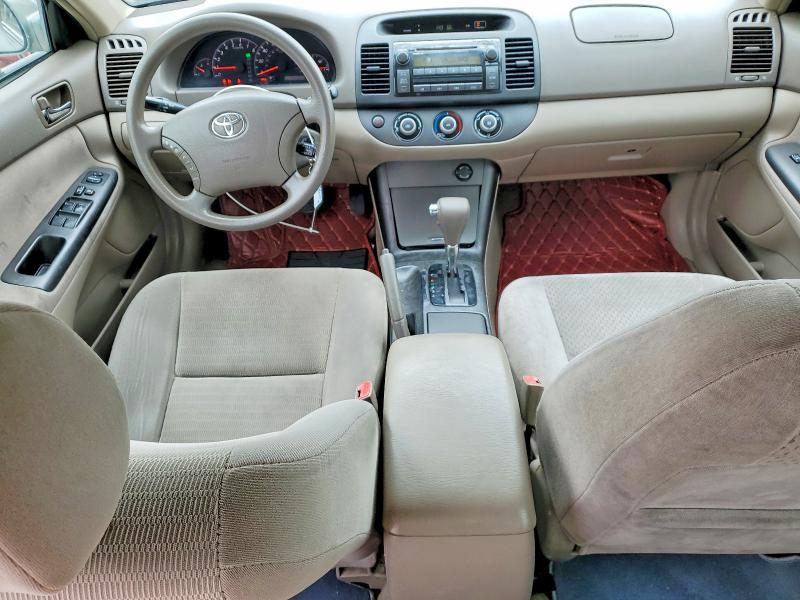 51893186 :رقم المزاد ، 4T1BE30K55U509042 vin ، 2005 Toyota Camry مزاد بيع