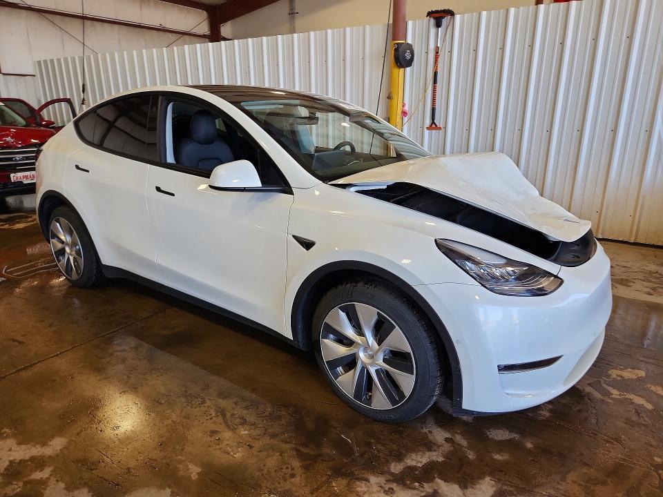 55128936 :رقم المزاد ، 7SAYGDEE2NF331636 vin ، 2022 Tesla Model Y مزاد بيع