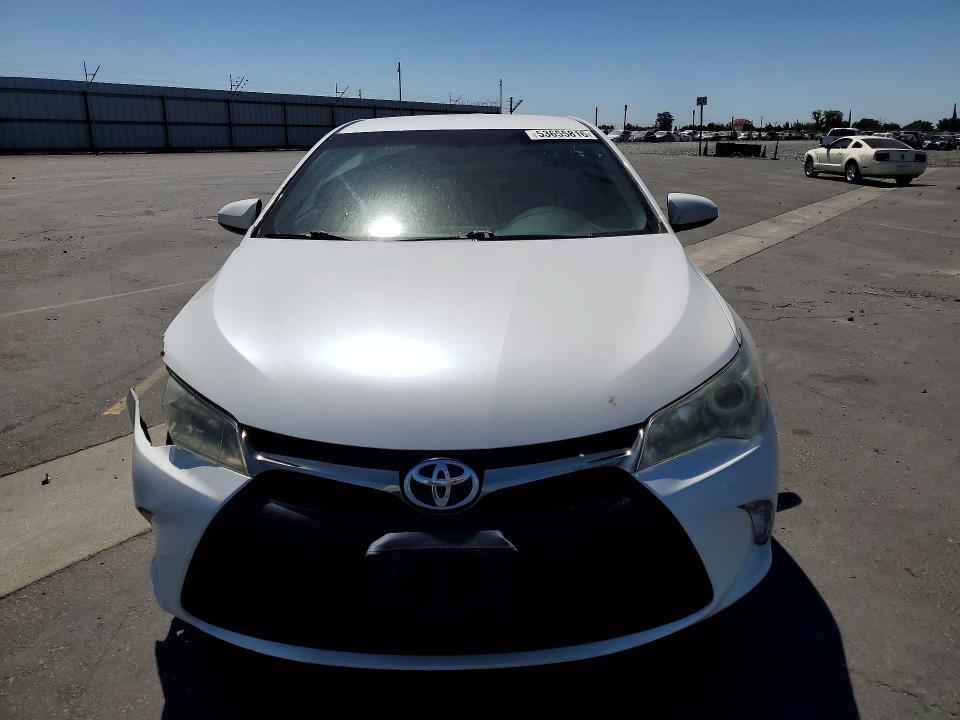 53655816 :رقم المزاد ، 4T1BF1FK2FU080176 vin ، 2015 Toyota Camry Se مزاد بيع