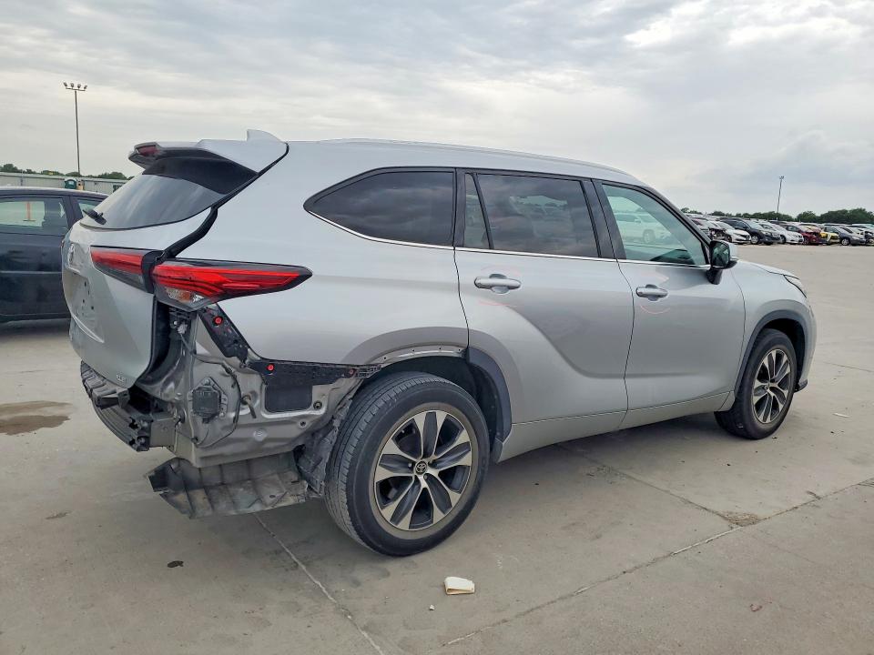 2022 Toyota Highlander მანქანა იყიდება აუქციონზე, vin: 5TDGZRAH2NS098109, აუქციონის ნომერი: 53302596