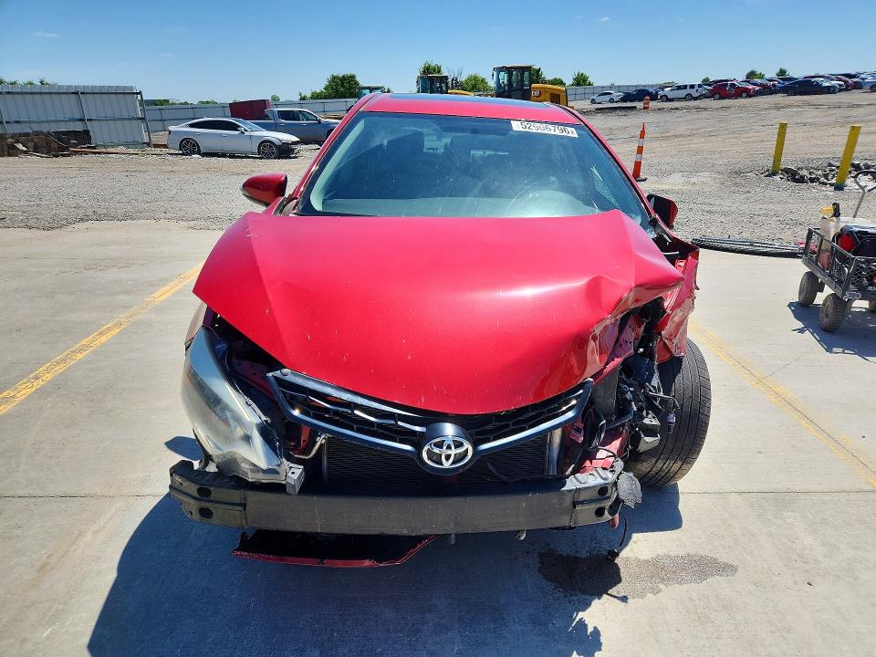 52906796 :رقم المزاد ، 2T1BURHE6FC440711 vin ، 2015 Toyota Corolla مزاد بيع