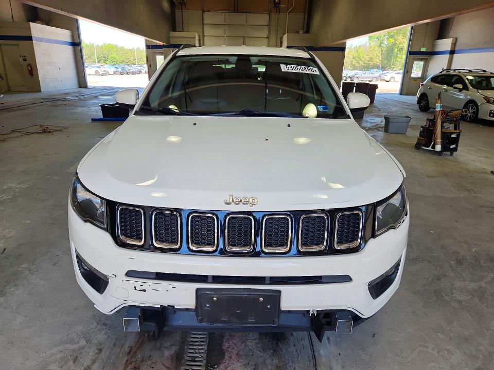 2018 Jeep Compass მანქანა იყიდება აუქციონზე, vin: 3C4NJDBB6JT270489, აუქციონის ნომერი: 53060496