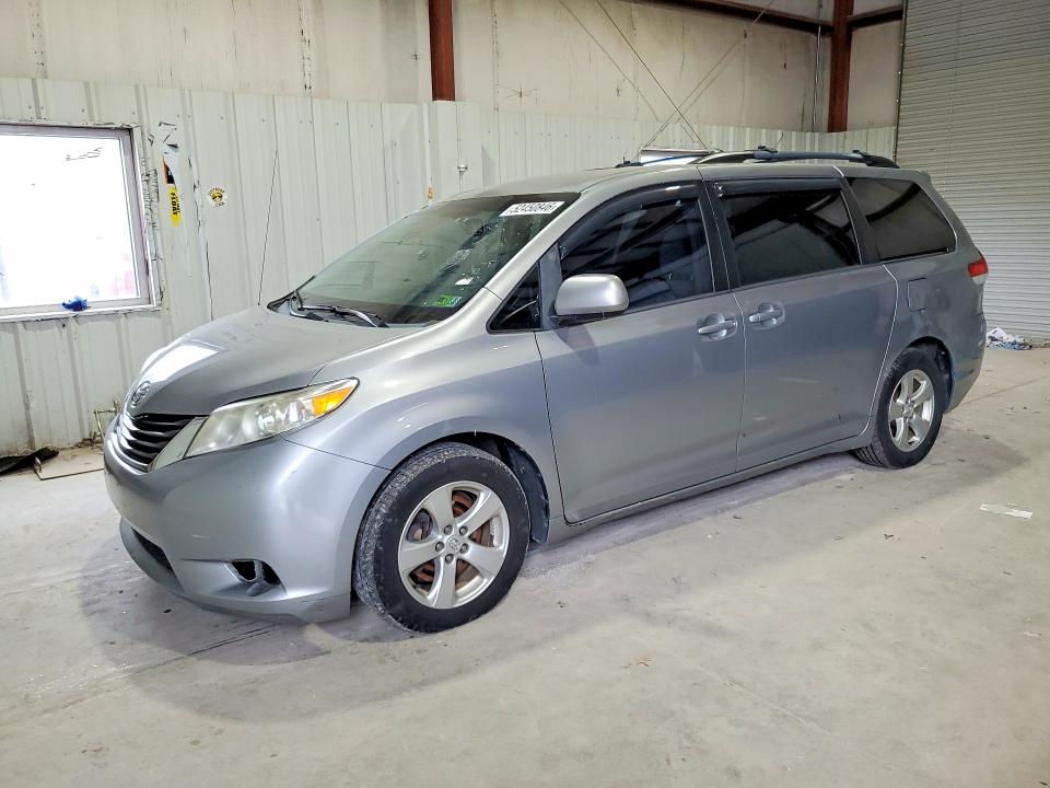 Продажа на аукционе авто 2013 Toyota Sienna, vin: 5TDKK3DC5DS333239, номер лота: 52450846