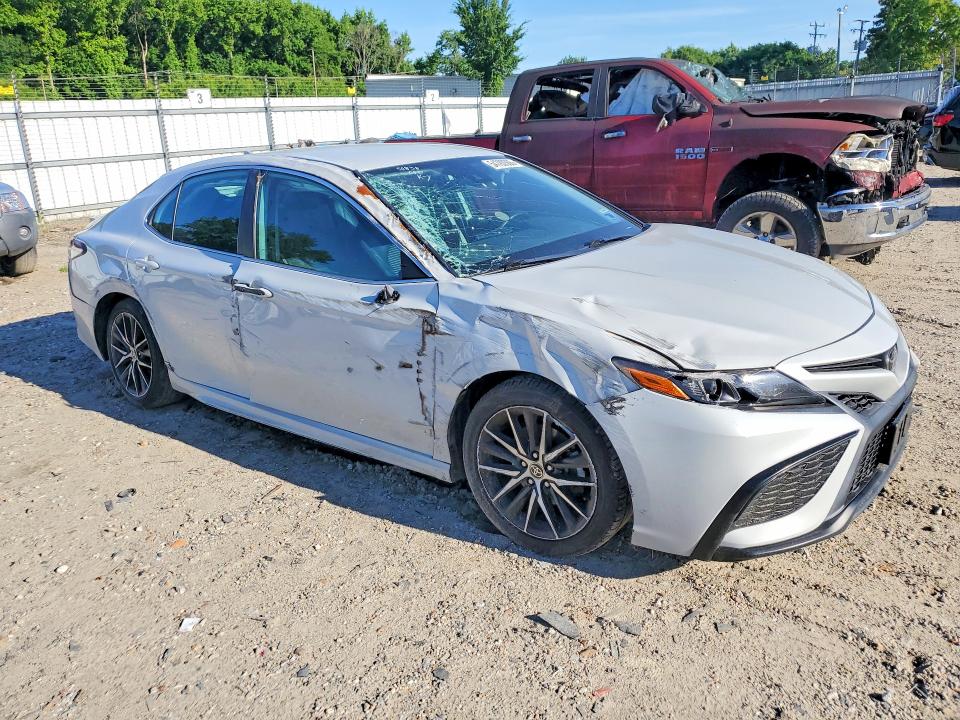Auction sale of the 2022 Toyota Camry, vin: 4T1G11AK2NU057720, lot number: 54780366