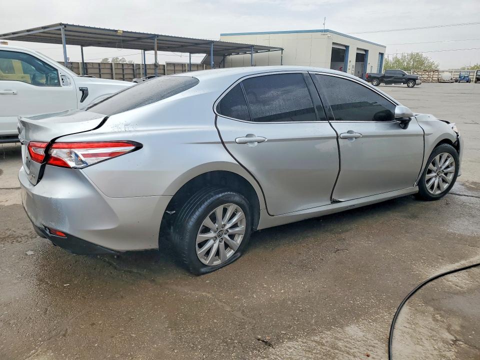 2018 Toyota Camry მანქანა იყიდება აუქციონზე, vin: JTNB11HK3J3035872, აუქციონის ნომერი: 52749386