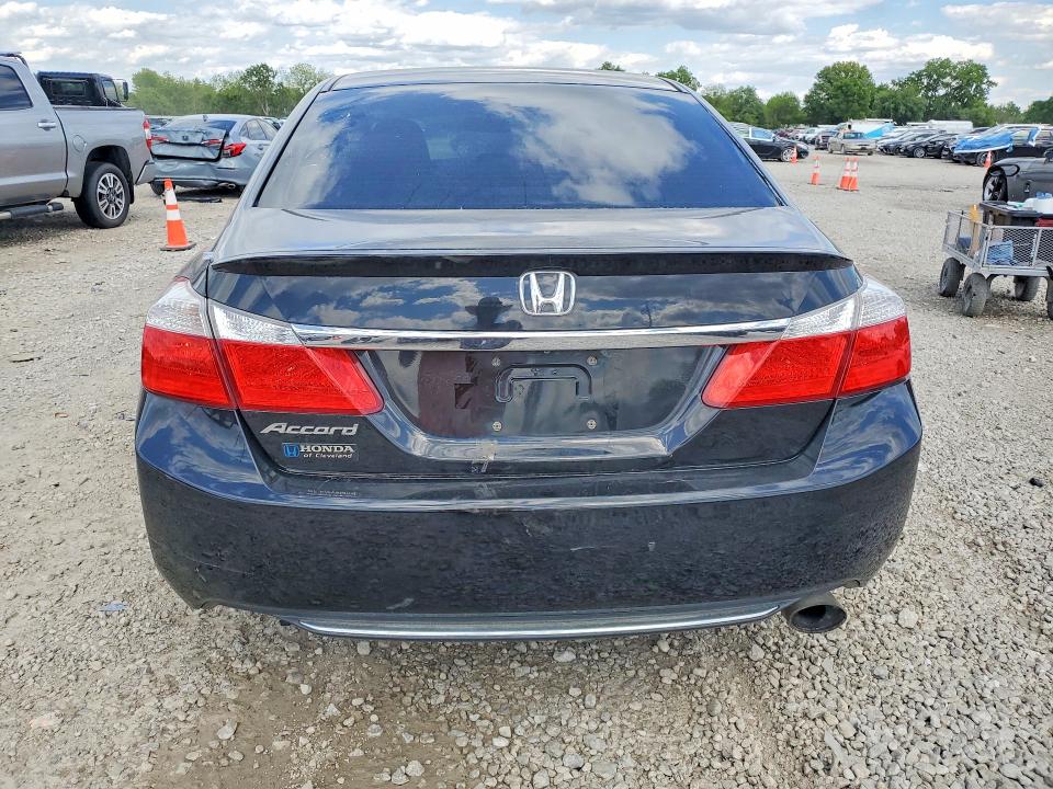 52701646 :رقم المزاد ، 1HGCR2F35FA239869 vin ، 2015 Honda Accord مزاد بيع