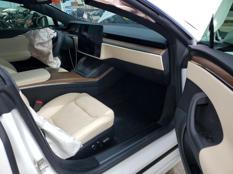 55119746 :رقم المزاد ، 5YJSA1E56NF483003 vin ، 2022 Tesla Model S مزاد بيع