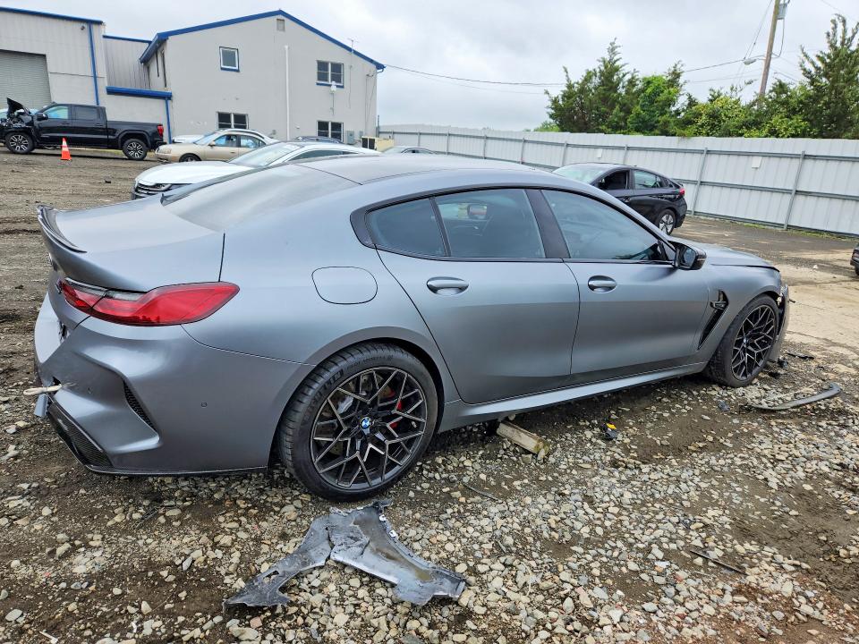 55026116 :رقم المزاد ، WBSGV0C03NCJ88216 vin ، 2022 Bmw M8 مزاد بيع