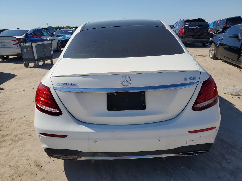 53261506 :رقم المزاد ، WDDZF6EB2JA402039 vin ، 2018 Mercedes-benz E مزاد بيع