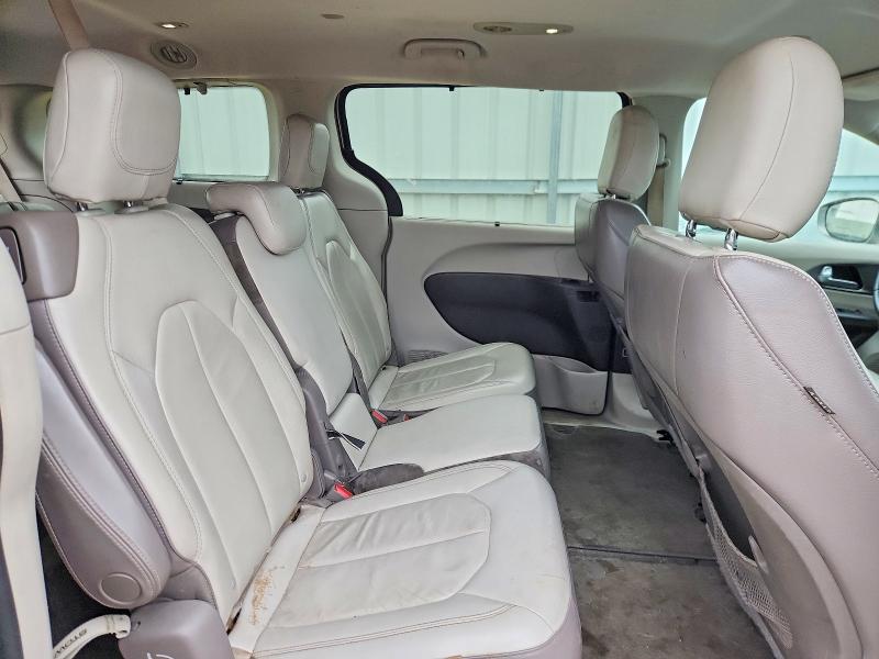 52516606 :رقم المزاد ، 2C4RC1BG2HR535928 vin ، 2017 Chrysler Pacifica مزاد بيع