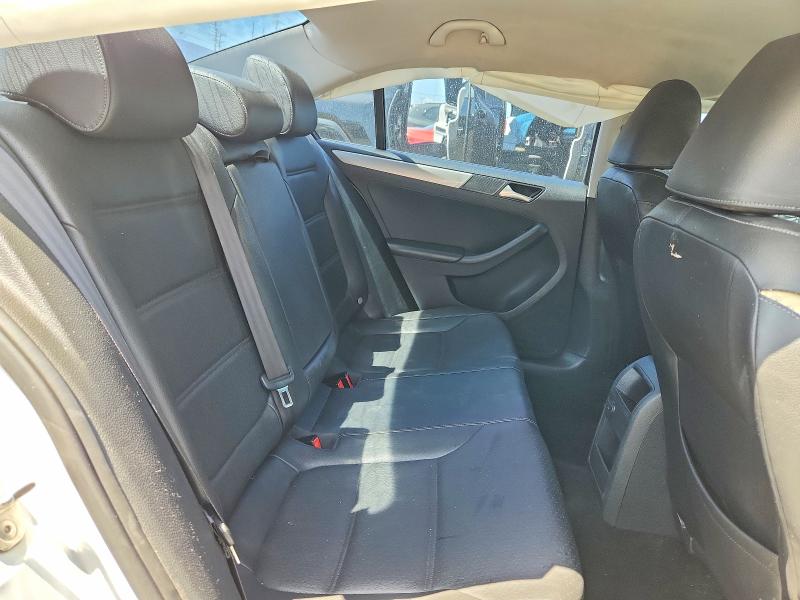 51365636 :رقم المزاد ، 3VWDB7AJ6JM204776 vin ، 2018 Volkswagen Jetta مزاد بيع
