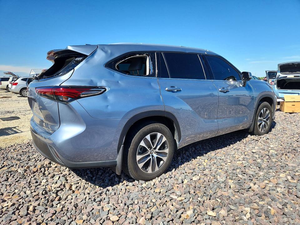 Aukcja sprzedaży 2022 Toyota Highlander, vin: 5TDHZRBH9NS208933, numer aukcji: 62044336