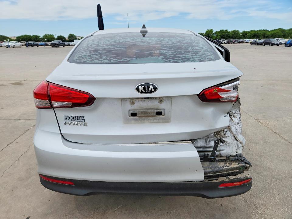 52828646 :رقم المزاد ، 3KPFL4A79JE191849 vin ، 2018 Kia Forte مزاد بيع
