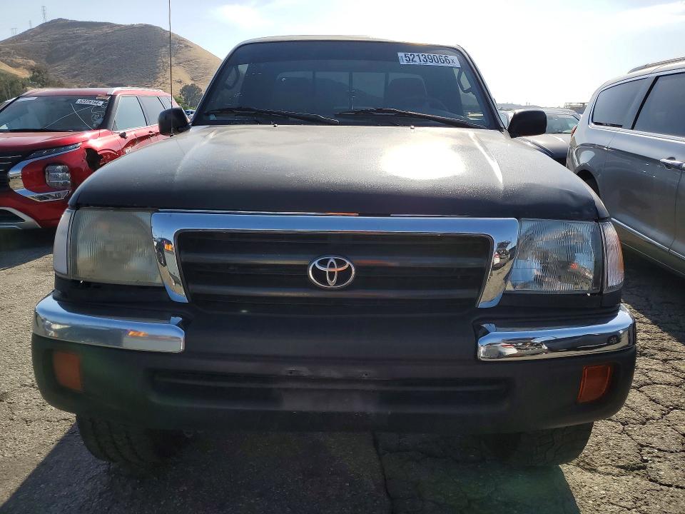52139066 :رقم المزاد ، 4TASM92N0XZ455264 vin ، 1999 Toyota Tacoma مزاد بيع