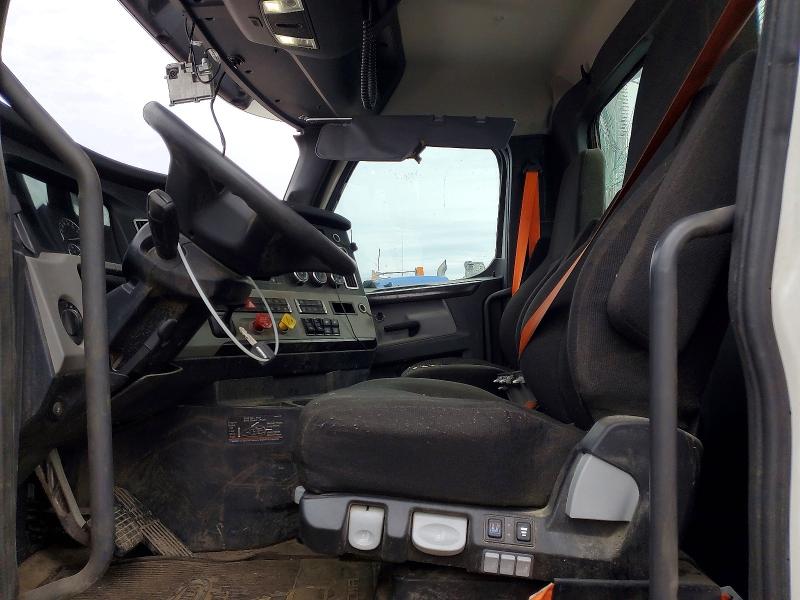 53538376 :رقم المزاد ، 3AKJHLDV1MSMU2856 vin ، 2021 Freightliner Cascadia 126 مزاد بيع