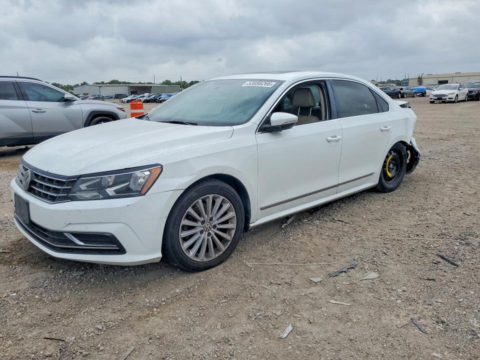 Продажа на аукционе авто 2016 Volkswagen Passat, vin: 1VWBS7A35GC026720, номер лота: 53898266