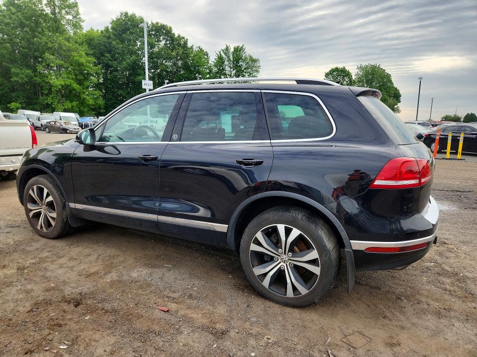 54669356 :رقم المزاد ، WVGRF7BP9HD000586 vin ، 2017 Volkswagen Touareg مزاد بيع