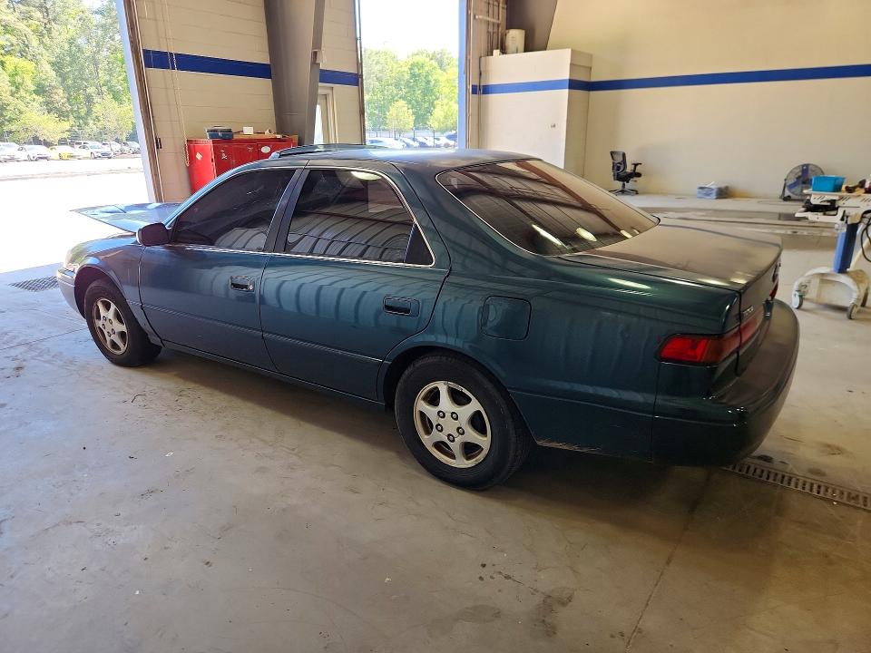 53935506 :رقم المزاد ، 4T1BG28K9WU235175 vin ، 1998 Toyota Camry مزاد بيع