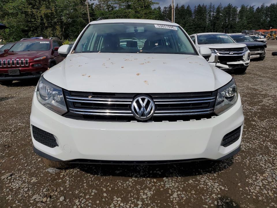 53657896 :رقم المزاد ، WVGBV7AX2JK001067 vin ، 2018 Volkswagen Tiguan Limited مزاد بيع