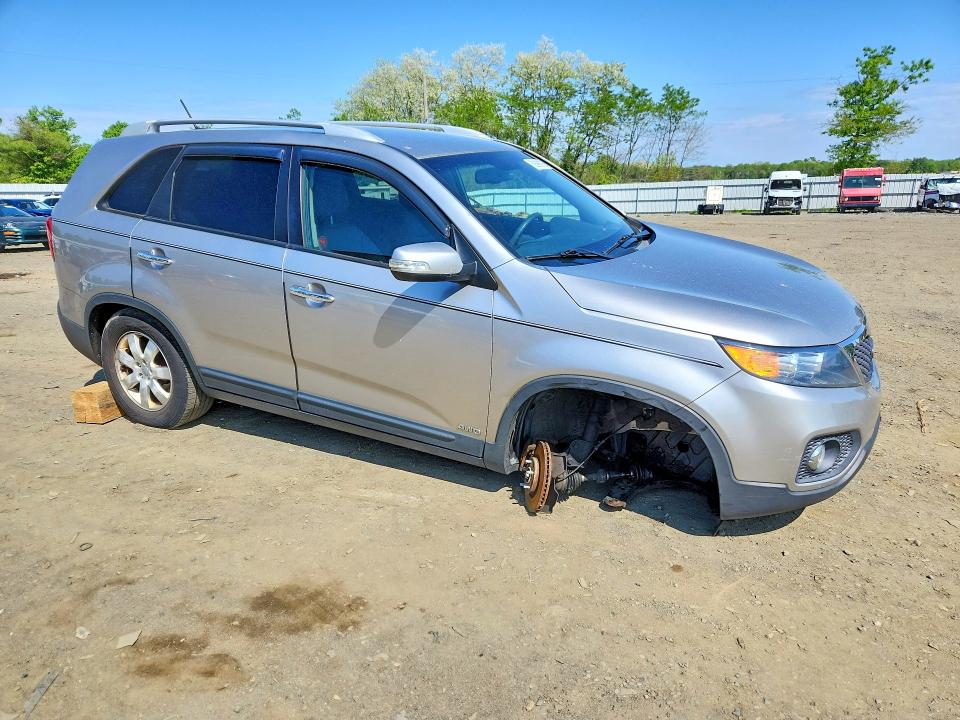 2013 Kia Sorento მანქანა იყიდება აუქციონზე, vin: 5XYKTDA61DG330692, აუქციონის ნომერი: 52696976