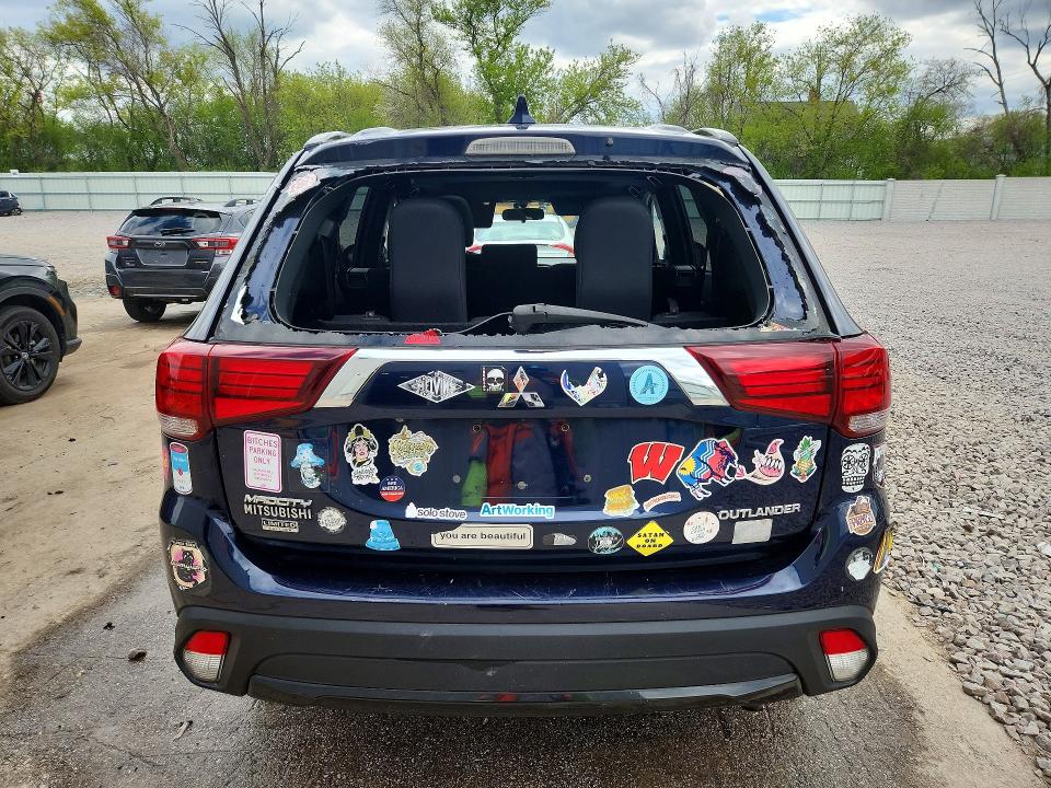 Продаж на аукціоні авто 2018 Mitsubishi Outlander, vin: JA4AD3A38JZ047061, номер лоту: 50695496