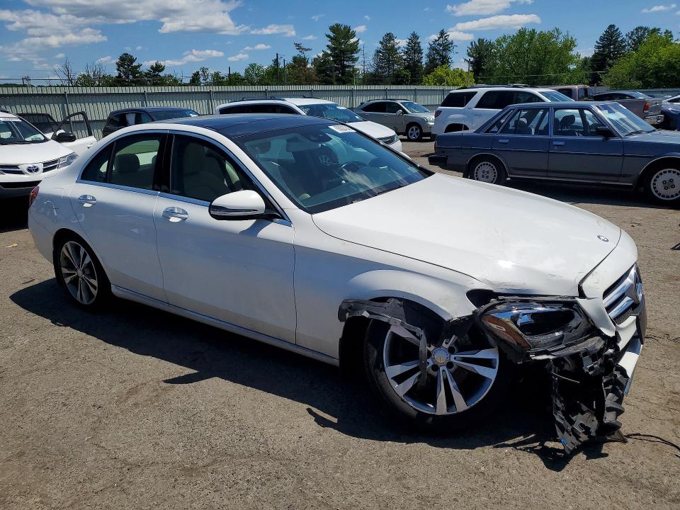 55527246 :رقم المزاد ، 55SWF4KB0HU205120 vin ، 2017 Mercedes-benz C مزاد بيع